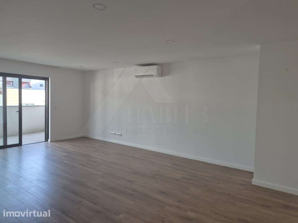 Apartamento T2 com Elevador - Grande imagem: 3/19