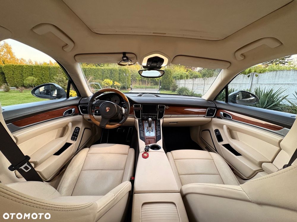 Porsche Panamera 4S Executive - 35