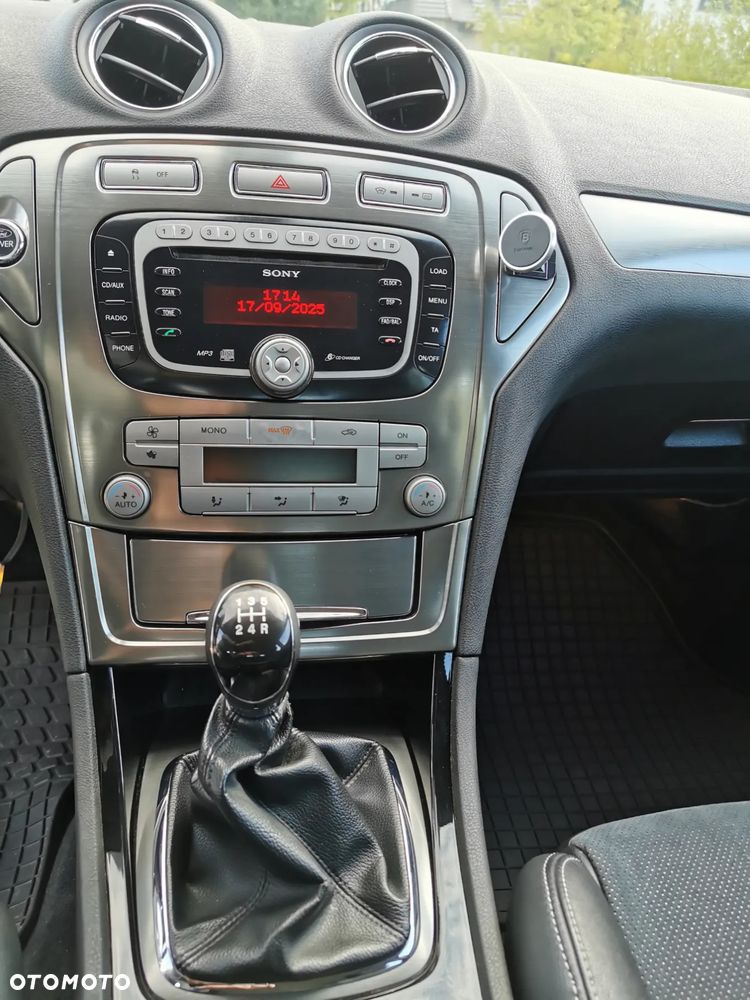Ford Mondeo 2.0 Turnier Titanium - 13