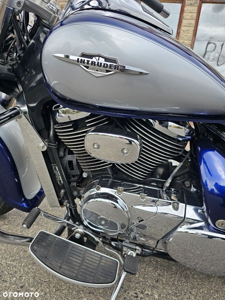 Suzuki Intruder - 8
