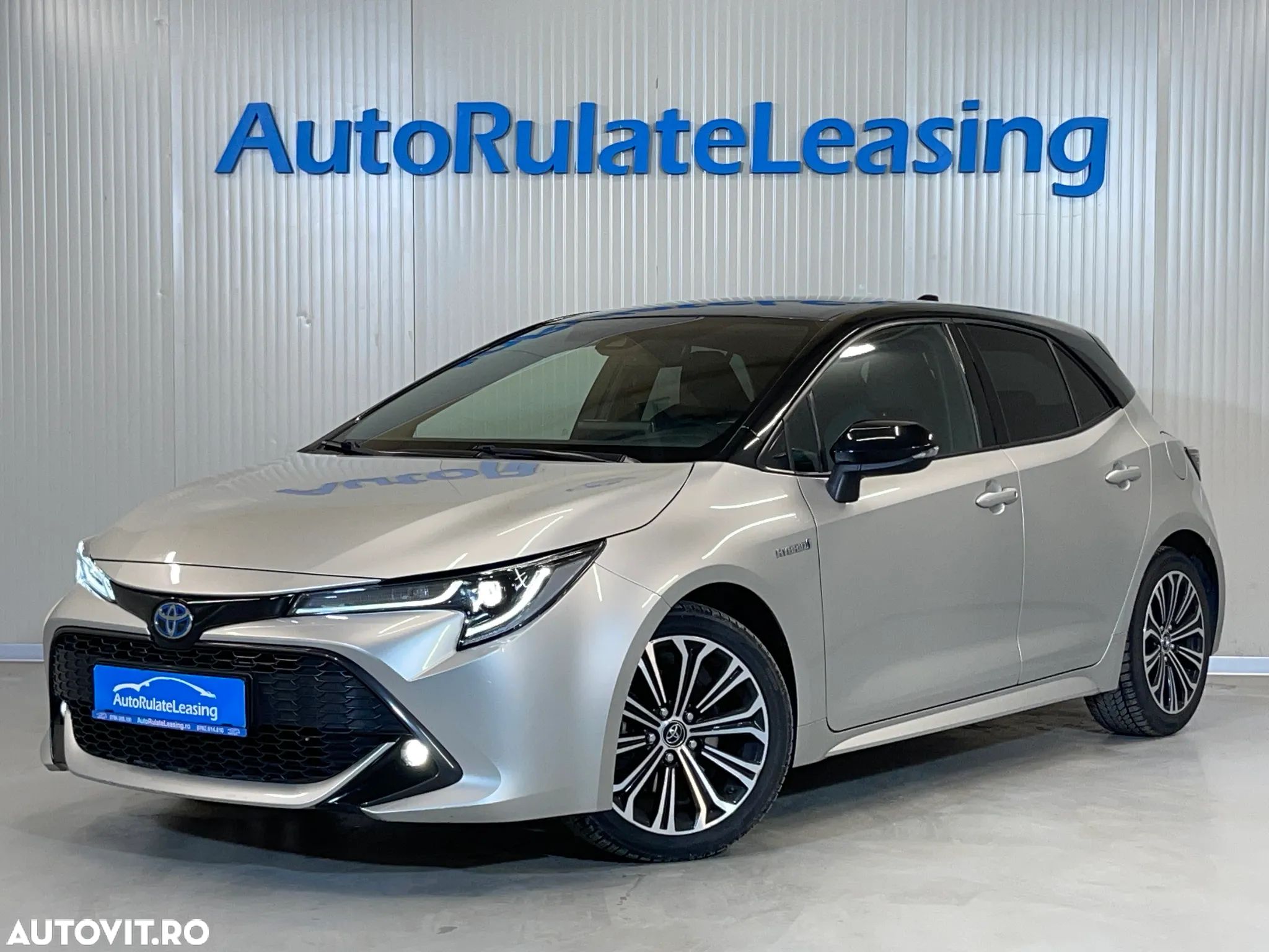 Toyota Corolla 2.0 Hybrid Business Edition - 1