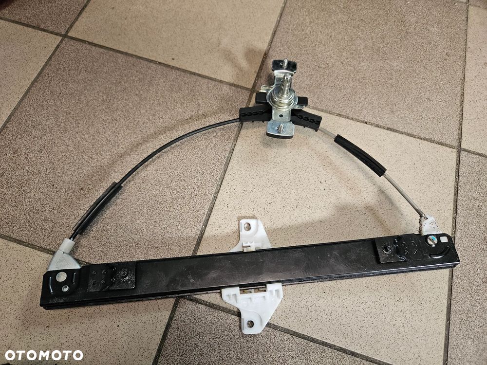 Klamka lewa prawa tył tylna podnośnik listwa zgarniająca Chevrolet Spark M300 2011r Europa - 4