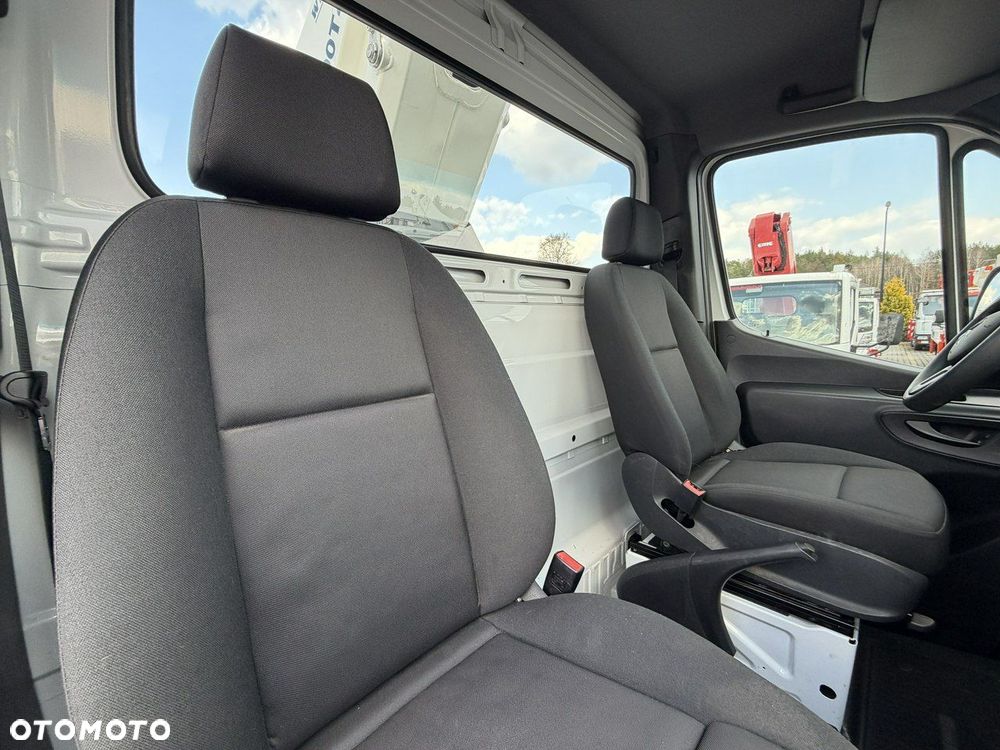 Mercedes-Benz Sprinter - 30