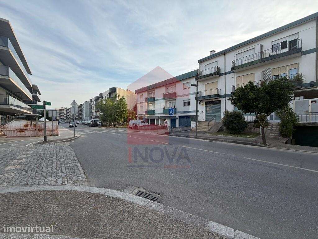 Garagem, Vila Verde - Grande imagem: 2/3