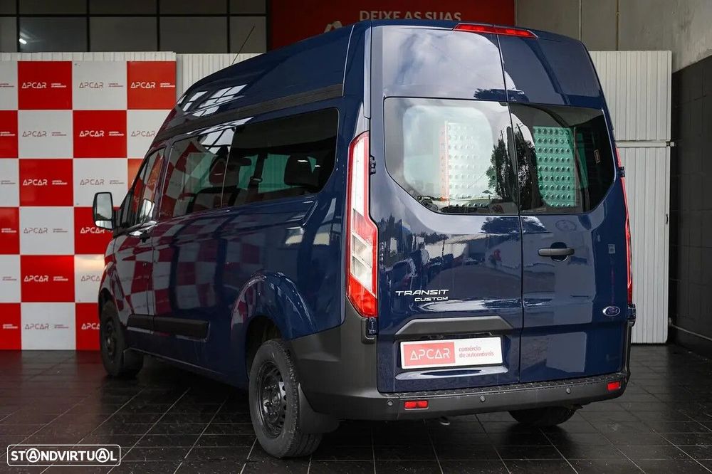 Ford Transit Custom Adaptada p/ 3 cadeiras de rodas - 5