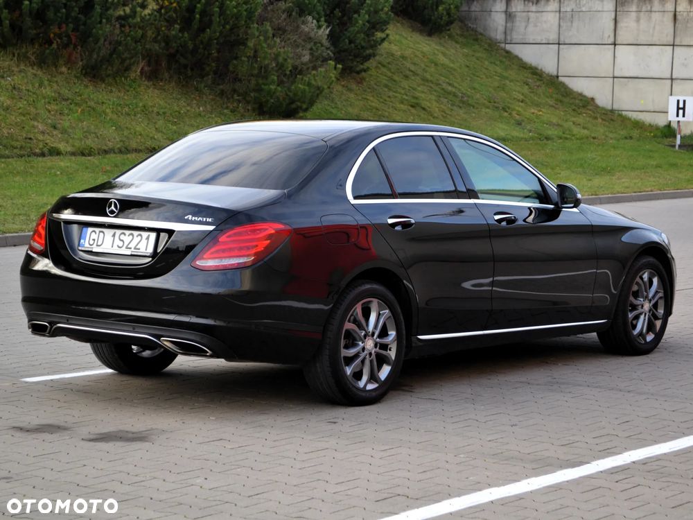 Mercedes-Benz Klasa C 200 4-Matic 9G-TRONIC - 2