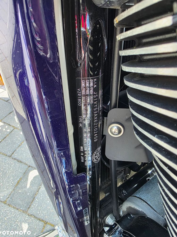 Suzuki Intruder - 12