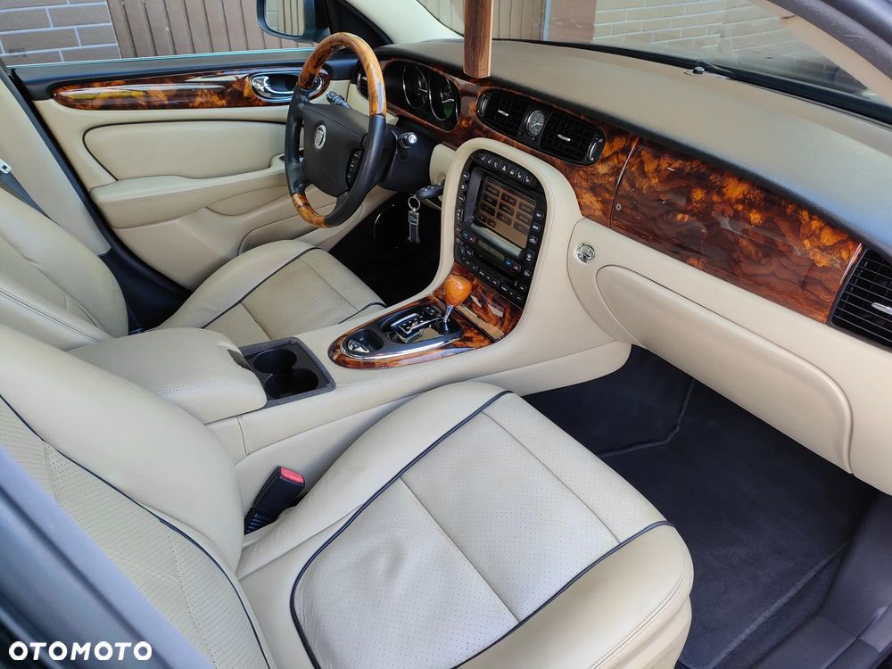 Jaguar XJ XJ8 4.2 Executive - 12