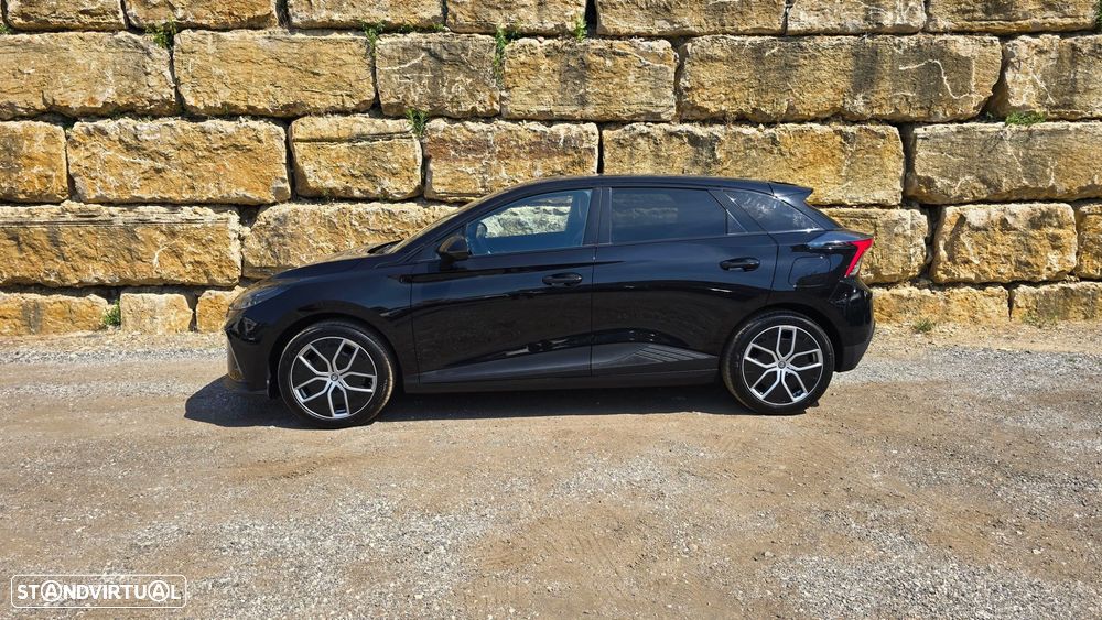 MG MG4 64 kWh Luxury - 3