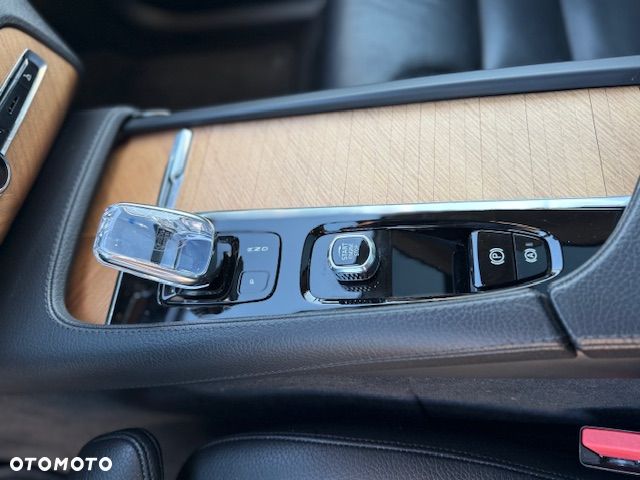 Volvo XC 90 B5 D AWD Inscription - 19