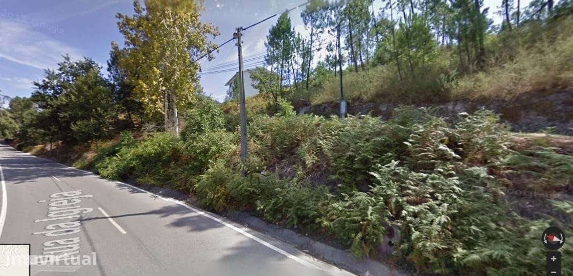 Terreno para construção de 3 moradias - Grande imagem: 2/3