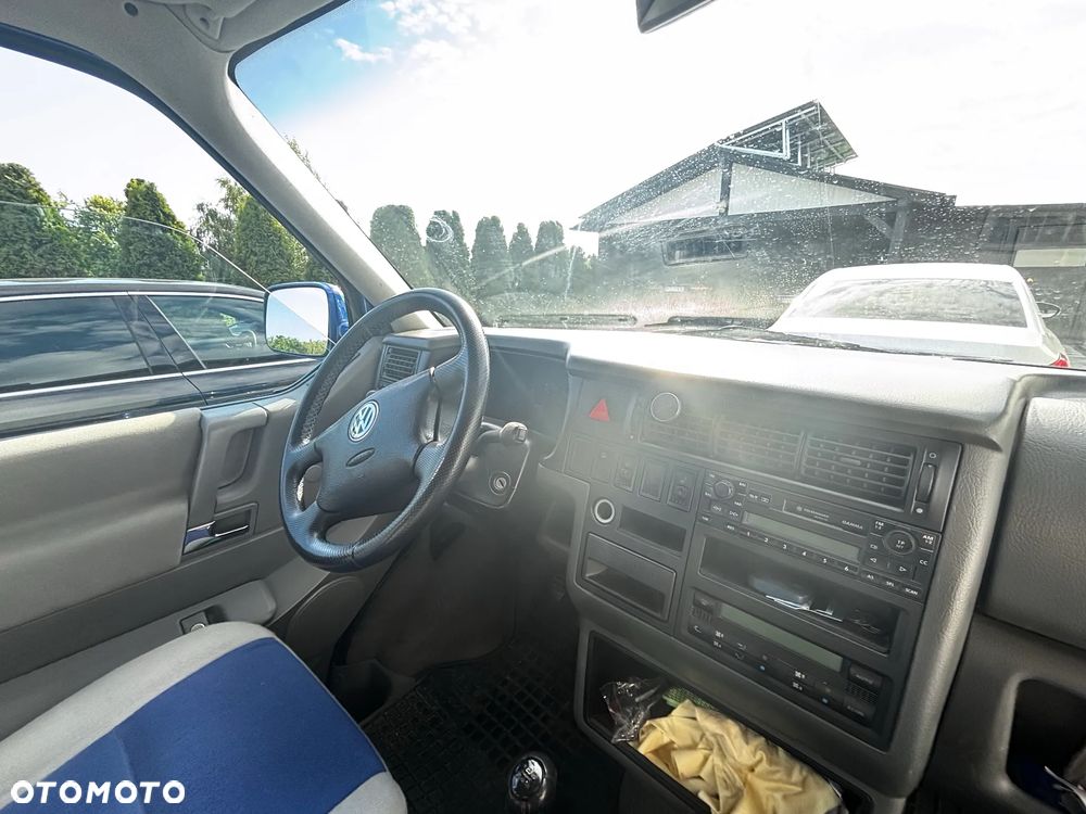 Volkswagen Multivan Standard - 11