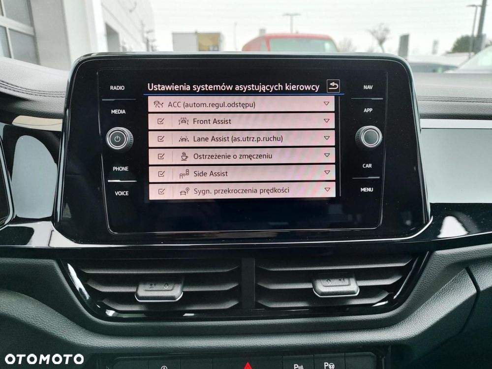 Volkswagen T-Roc - 26