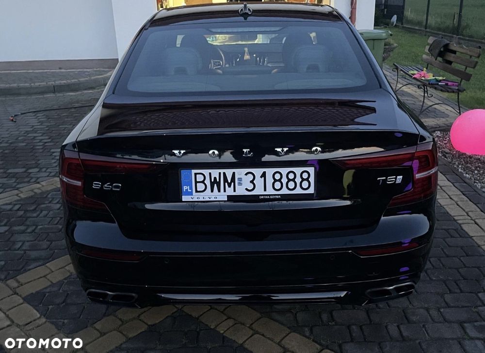 Volvo S60 T5 AWD R-Design - 5