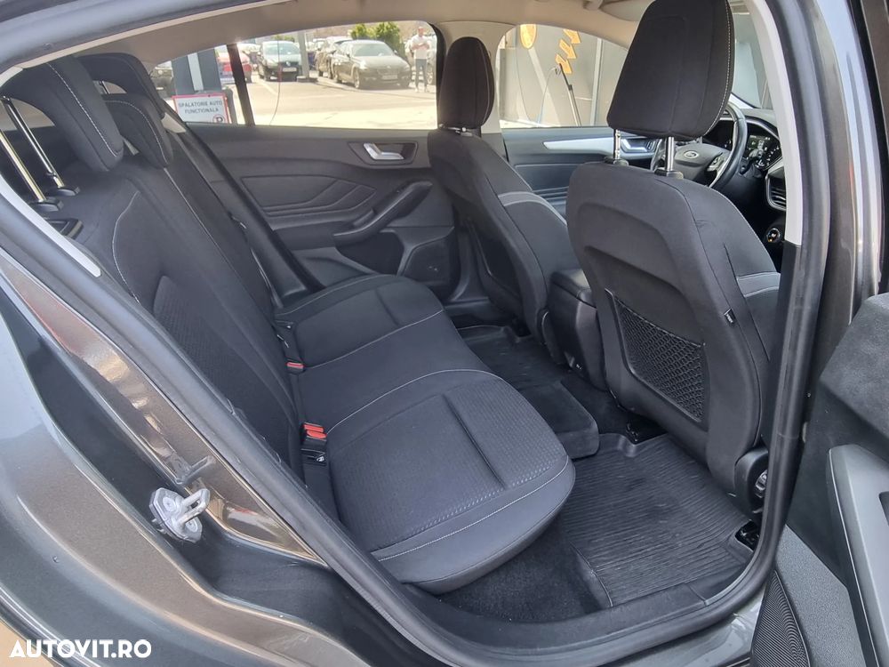 Ford Focus 1.0 EcoBoost Titanium - 12