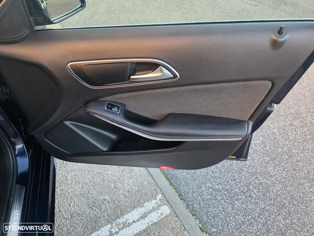 Mercedes-Benz A 180 d 7G-DCT AMG Line - 23