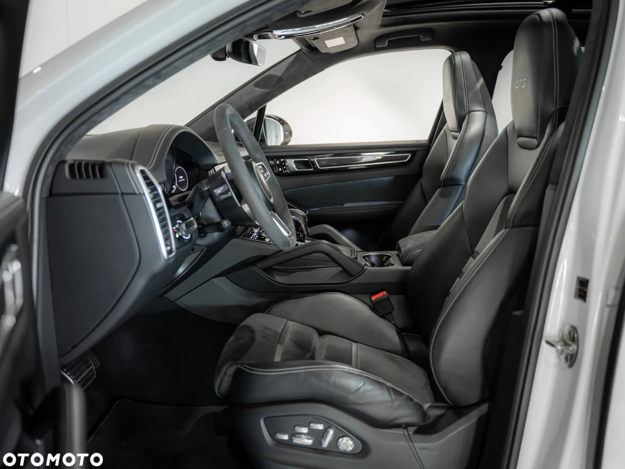 Porsche Cayenne GTS - 25