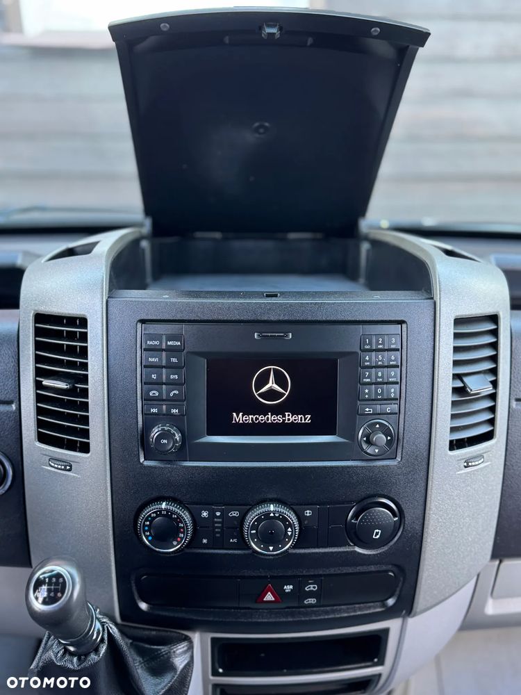 Mercedes-Benz SPRINTER - 38