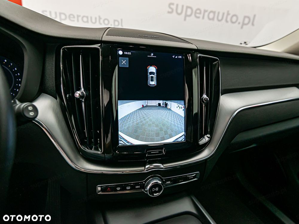 Volvo XC 60 B4 B Momentum - 20