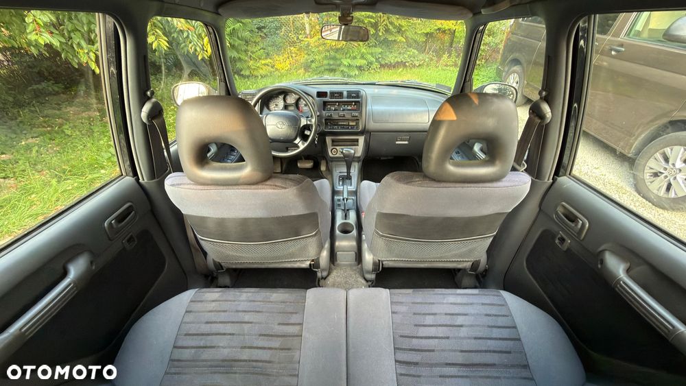 Toyota RAV4 2.0 - 16