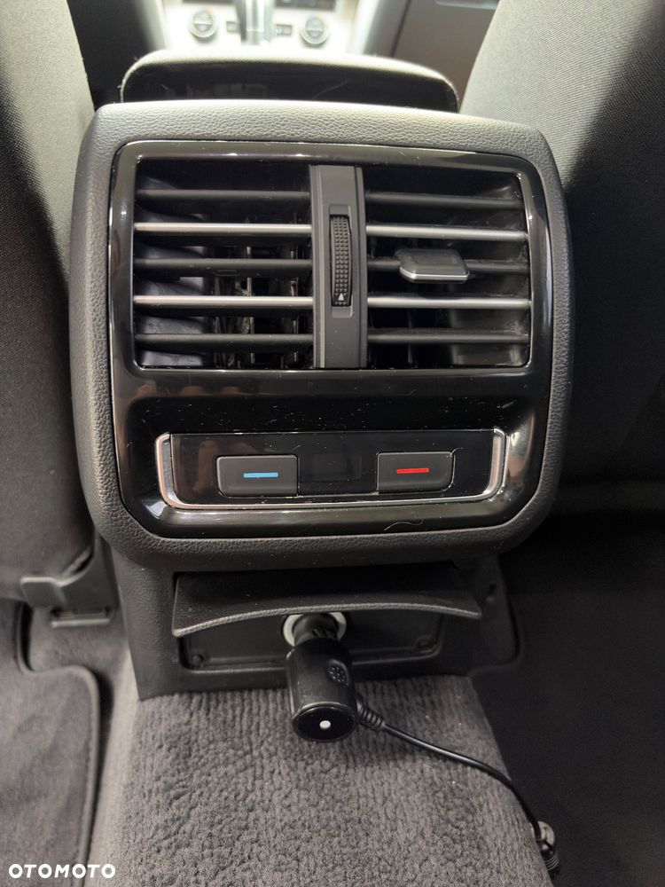 Volkswagen Passat - 9