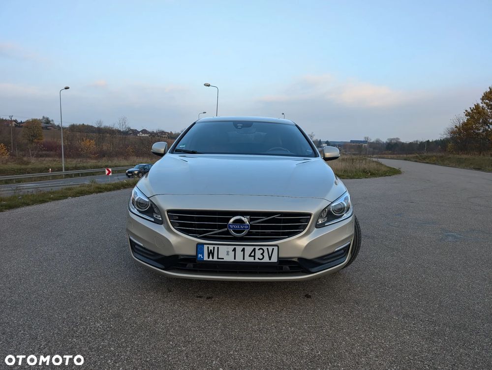 Volvo V60 D4 Summum - 9