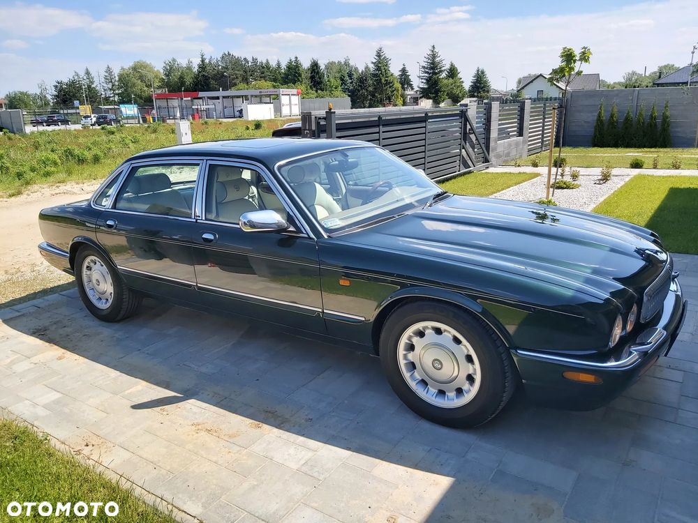 Jaguar Daimler S8 - 14