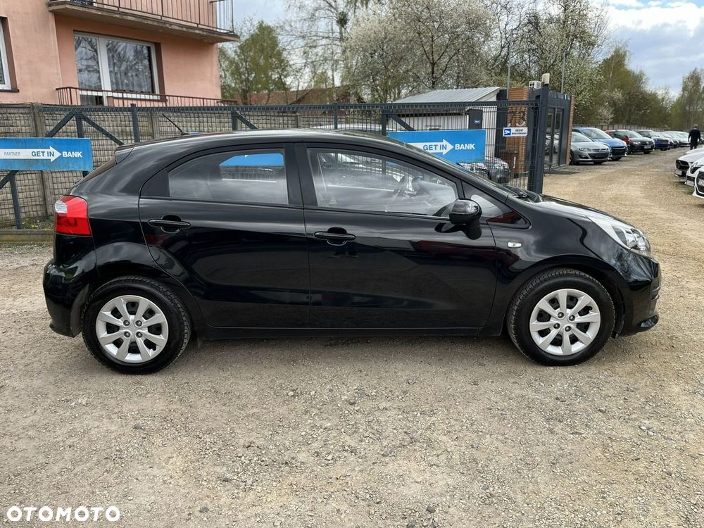 Kia Rio - 4