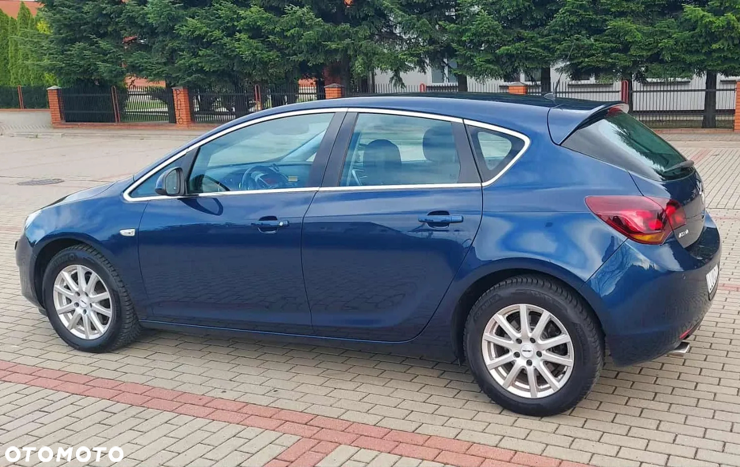 Opel Astra 1.6 Turbo Cosmo - 3