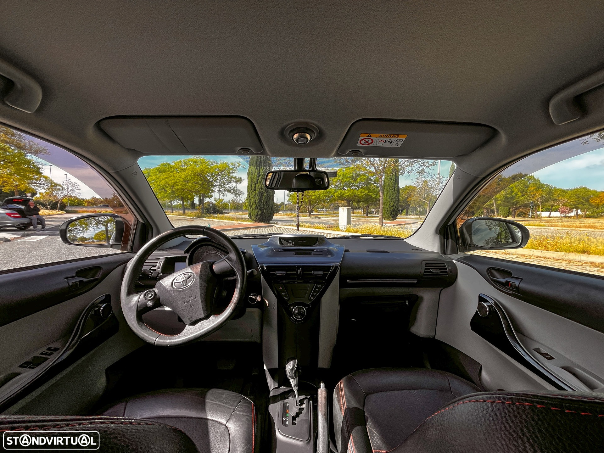Toyota iQ 1.0 VVT-i 2 MultiDrive - 11