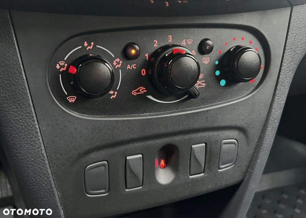 Dacia Sandero 1.0 SCe Laureate - 22