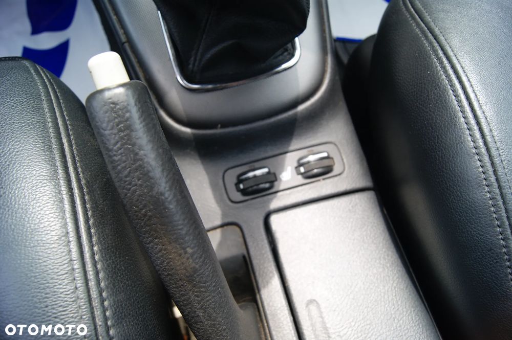 Toyota Avensis 2.0 VVT-i Sol - 21