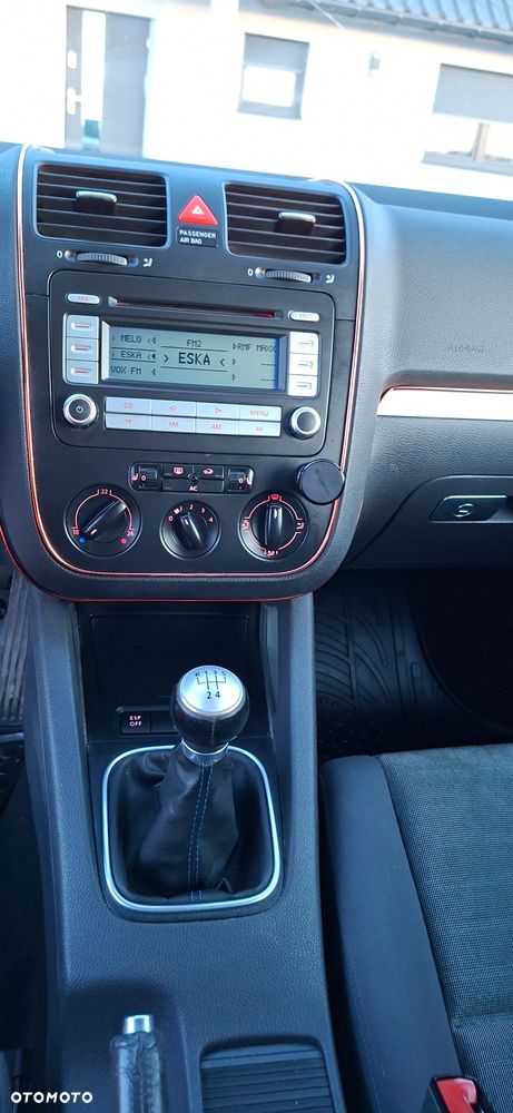 Volkswagen Golf 1.6 Goal - 36