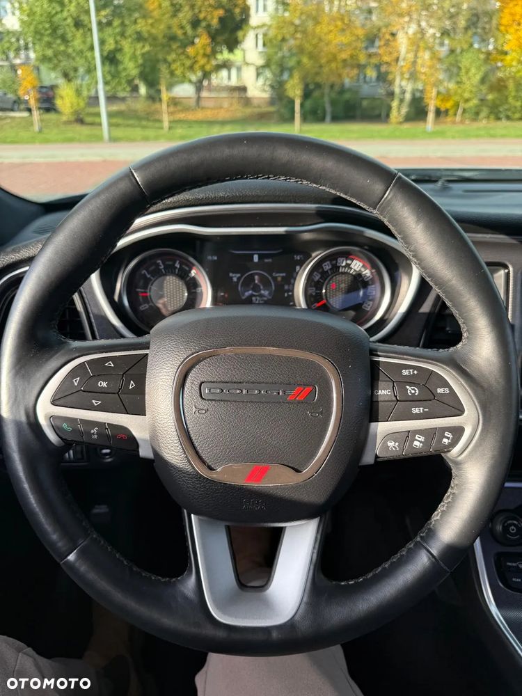 Dodge Challenger 3.6 SXT Plus - 17