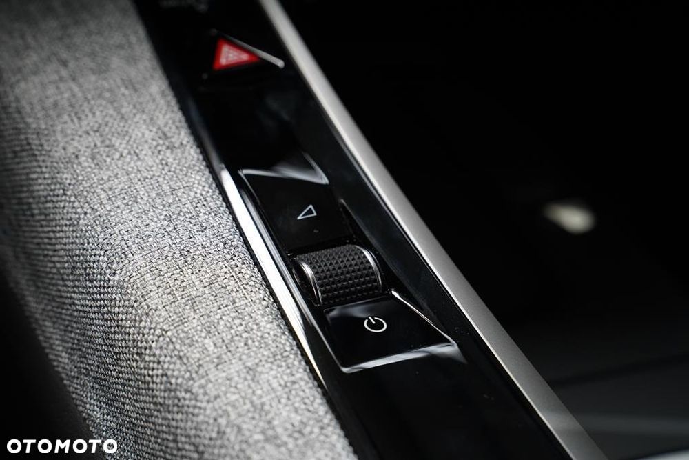 Peugeot 5008 1.2 PureTech mHEV GT Exclusive S&S e-DCS6 - 23