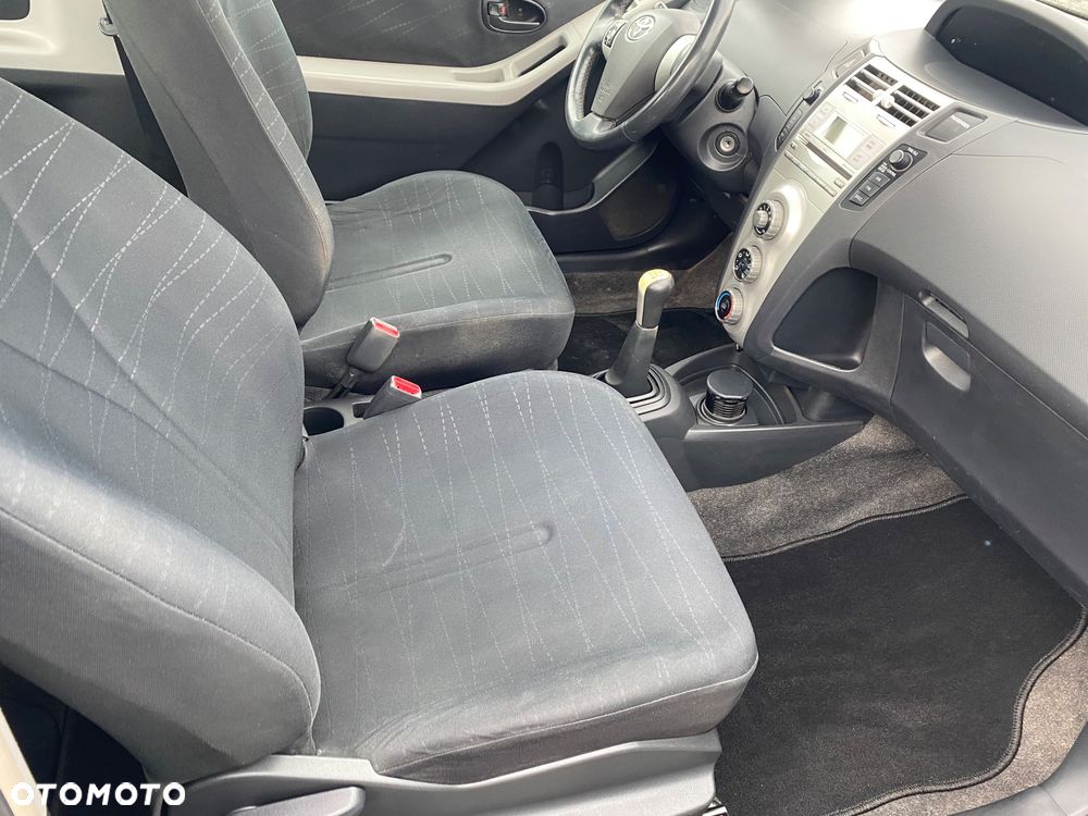 Toyota Yaris - 29