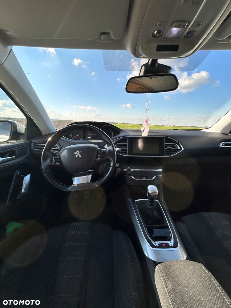 Peugeot 308 ver-bluehdi-150-stop-start-allure - 11