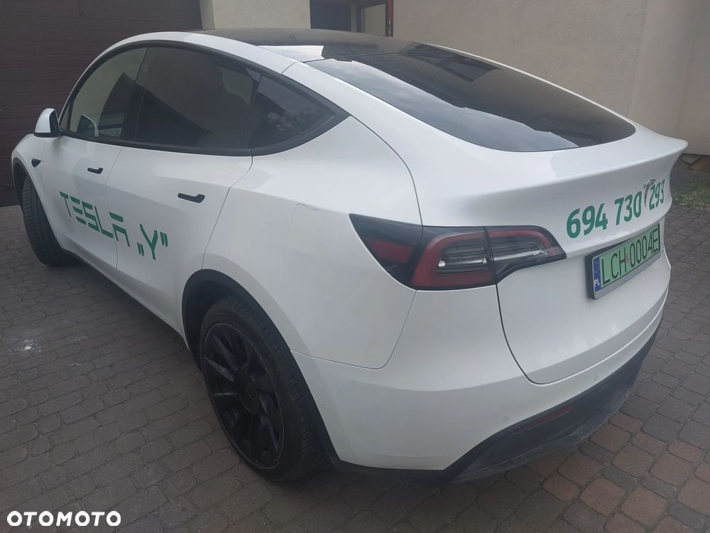 Tesla Model Y - 3