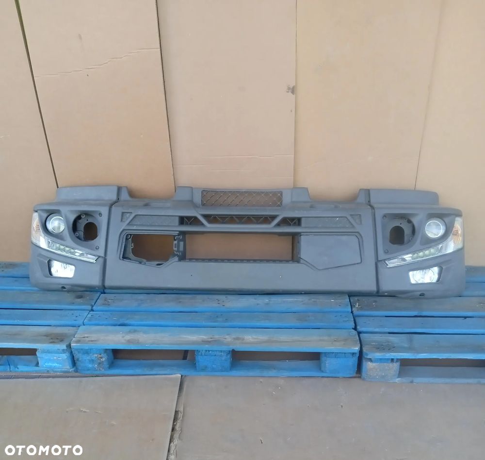 Zderzak Renault Midlum, Gamme D