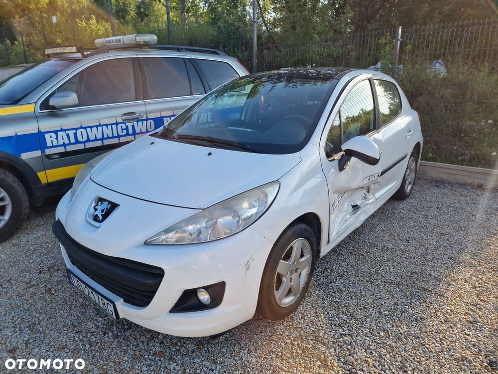 Peugeot 207 - 1