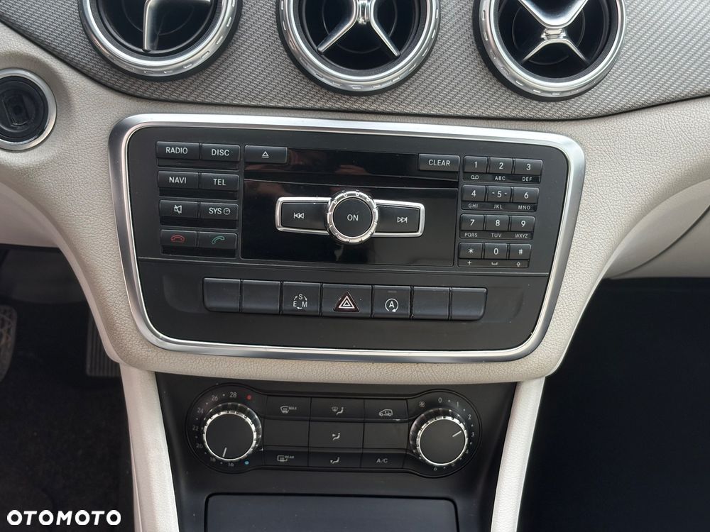Mercedes-Benz GLA 200 (CDI) d 4Matic 7G-DCT AMG Line - 17