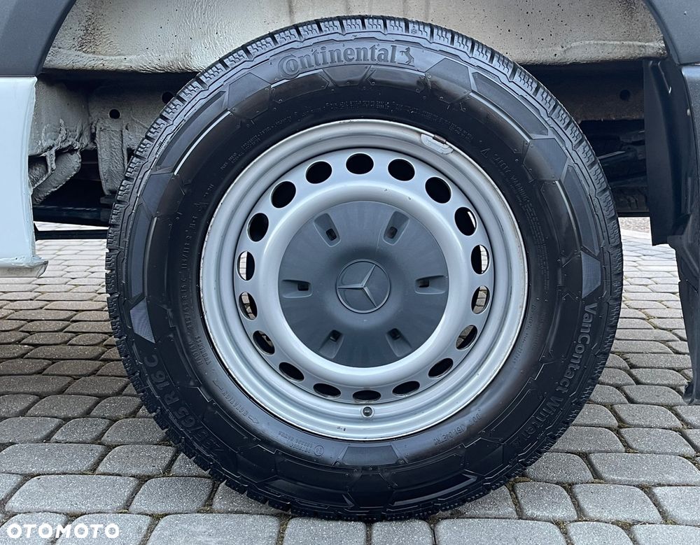 Mercedes-Benz Sprinter - 15