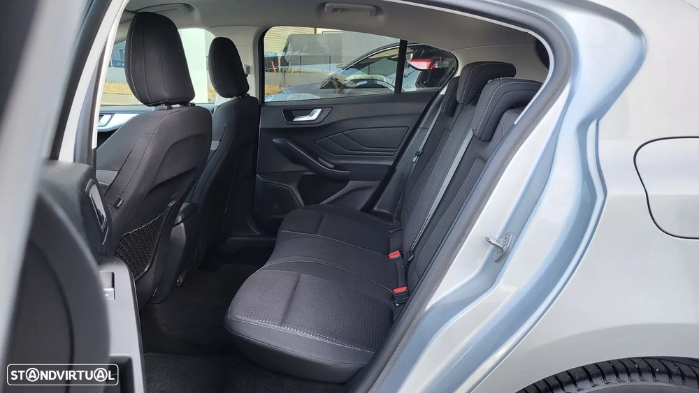 Ford Focus 1.0 EcoBoost Business - 10