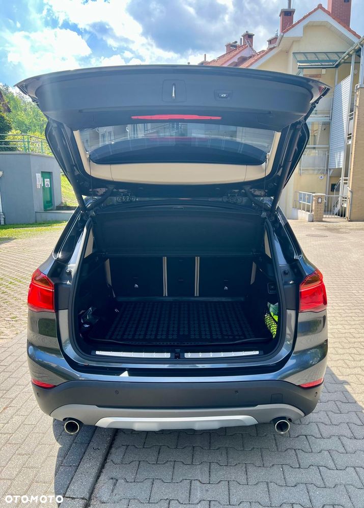 BMW X1 xDrive20i - 11