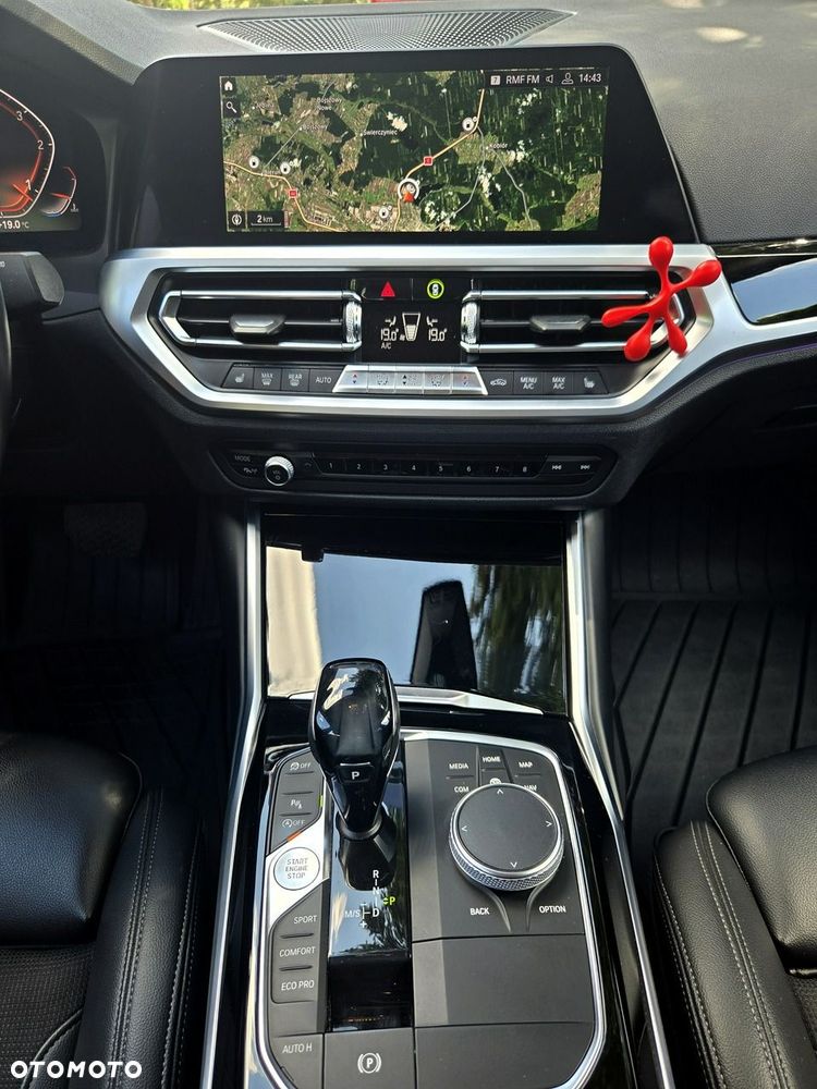 BMW Seria 3 320d xDrive - 21