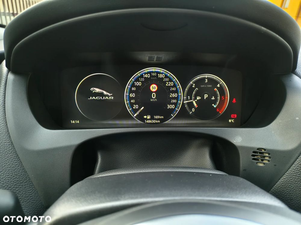 Jaguar F-Pace ver-20d-awd-prestige - 9