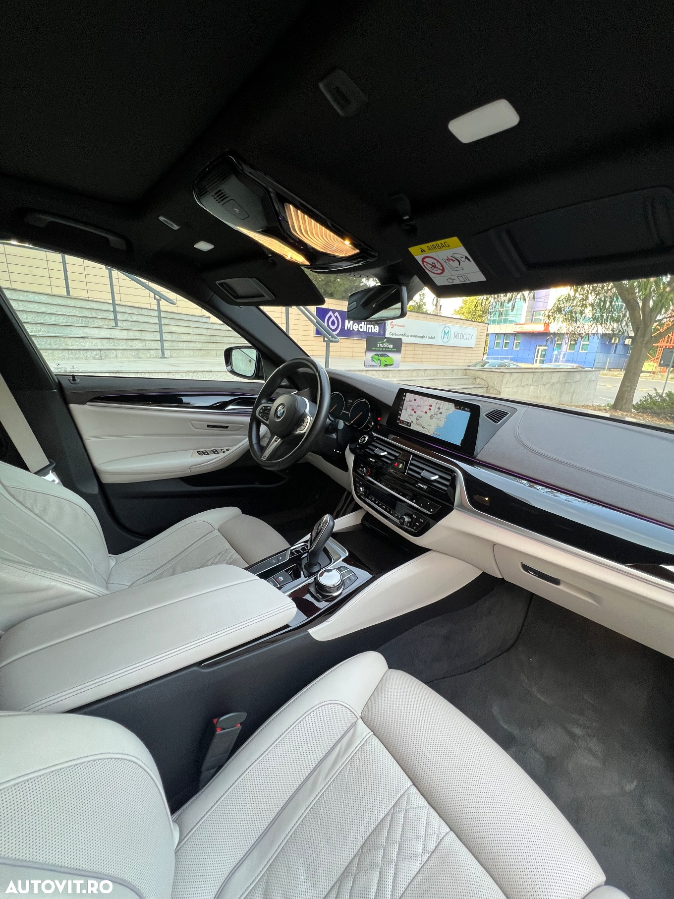 BMW Seria 5 550i xDrive - 8
