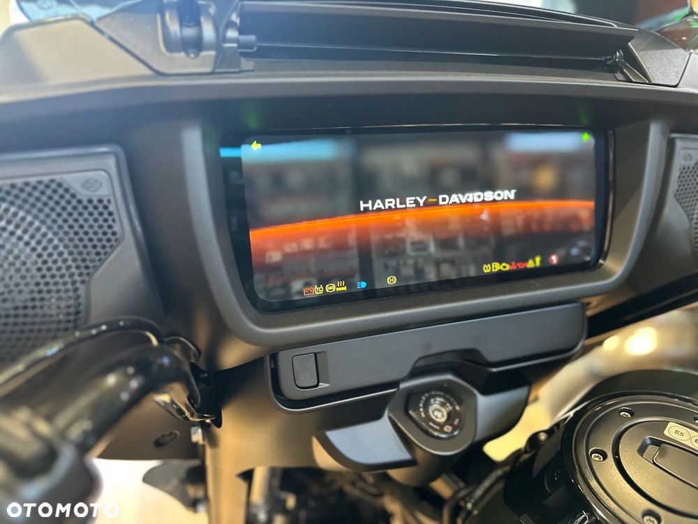 Harley-Davidson Touring Street Glide - 4