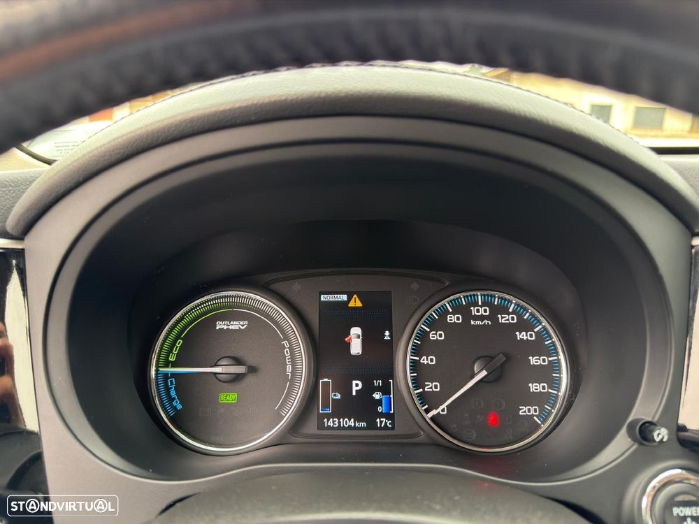 Mitsubishi Outlander 2.0 Instyle Navi - 28