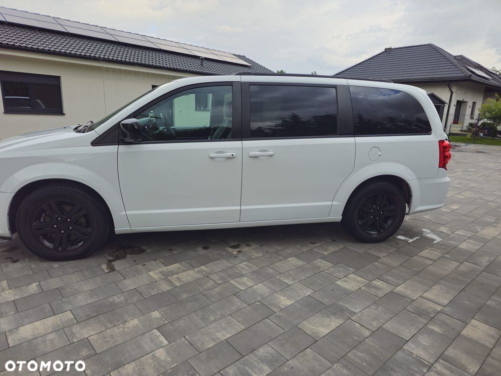 Dodge Grand Caravan 3.6 R/T - 10